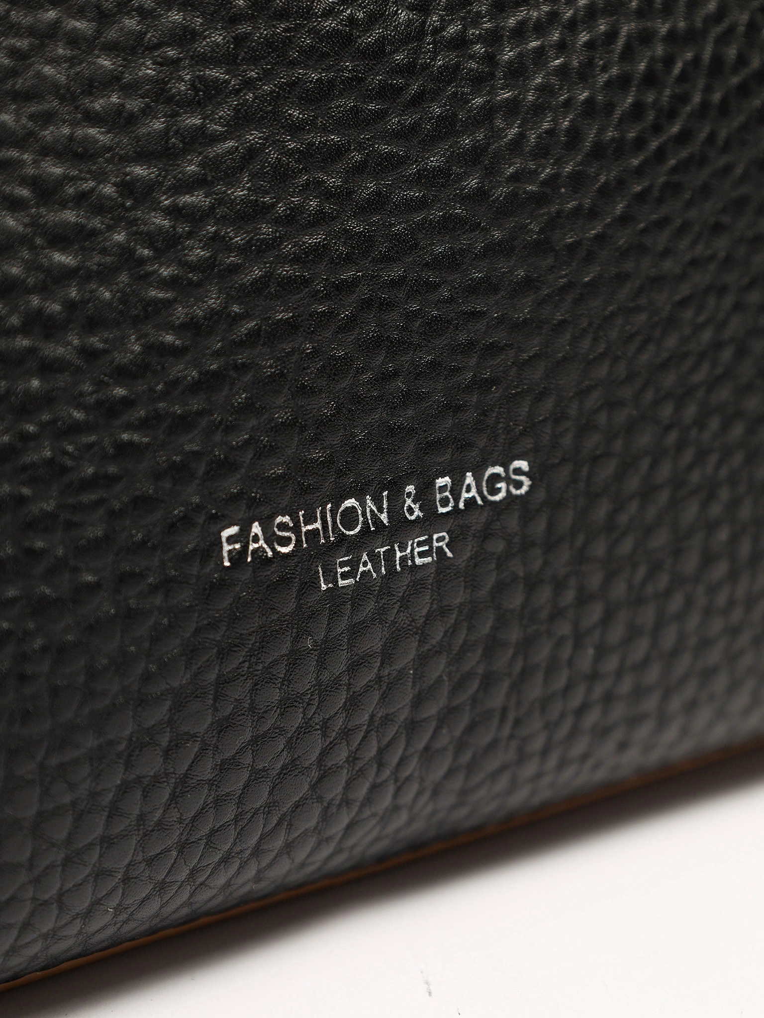 Сумка-кроссбоди  с декоративным брелком в ассортименте